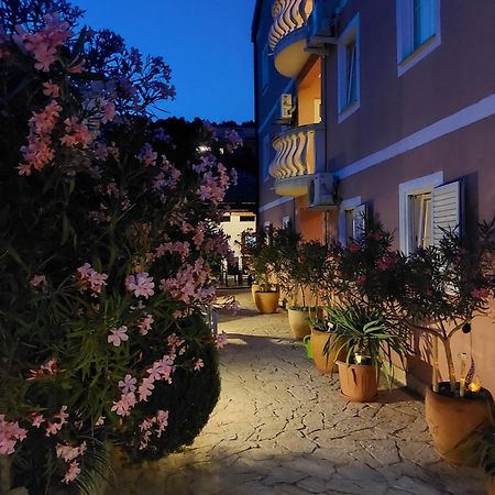 Apartments Ljubo Stari Grad  Luaran gambar