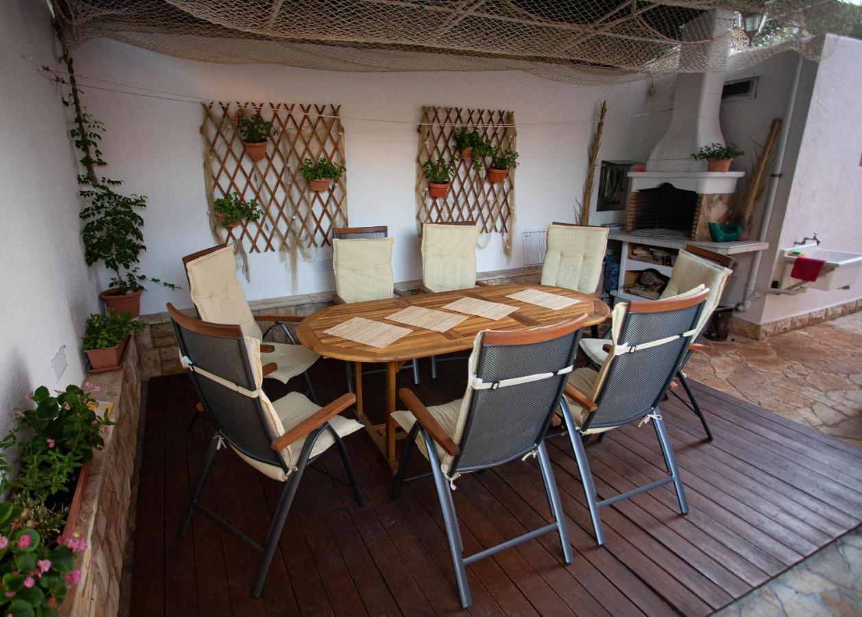 Apartments Ljubo Stari Grad  Luaran gambar