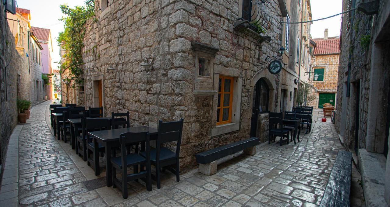 Apartments Ljubo Stari Grad  Luaran gambar