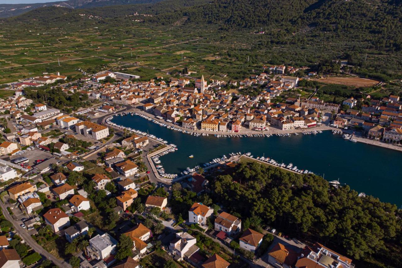 Apartments Ljubo Stari Grad  Luaran gambar