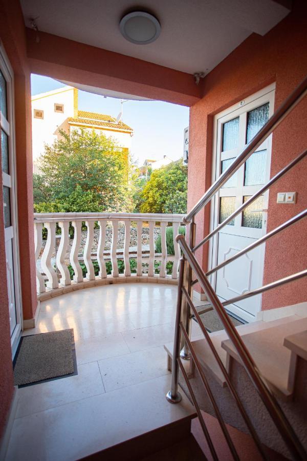 Apartments Ljubo Stari Grad  Luaran gambar