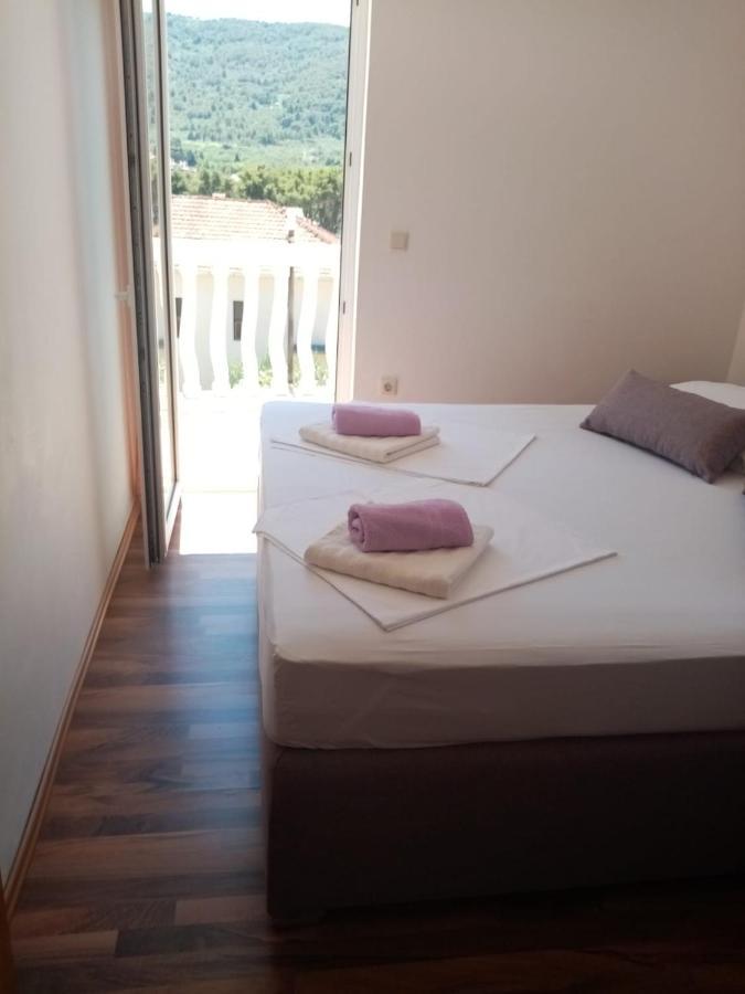 Apartments Ljubo Stari Grad  Luaran gambar